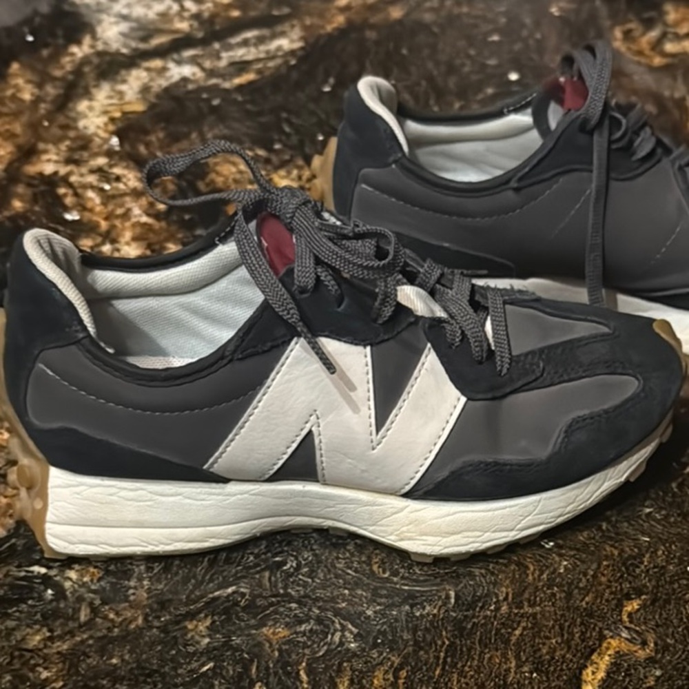 New Balance Black and Gray Athletic Shoes with Mesh Suede Design